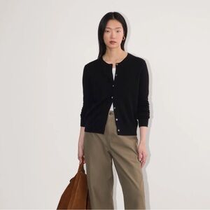 Everlane THE CLASSIC CARDIGAN IN CASHMERE